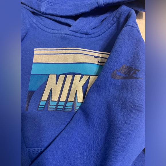 Nike kids hoodie, size XS - Picture 4 of 7